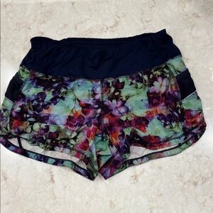 Athleta Flora Fade Ready Set 3.5 inch Shorts Size XS